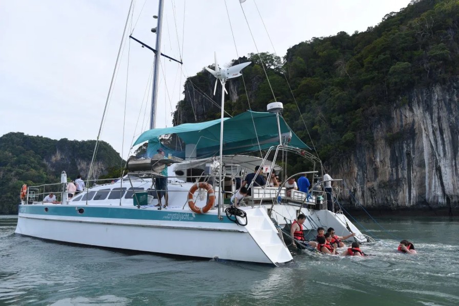 Crystal Yacht Sunset Dinner Cruise
